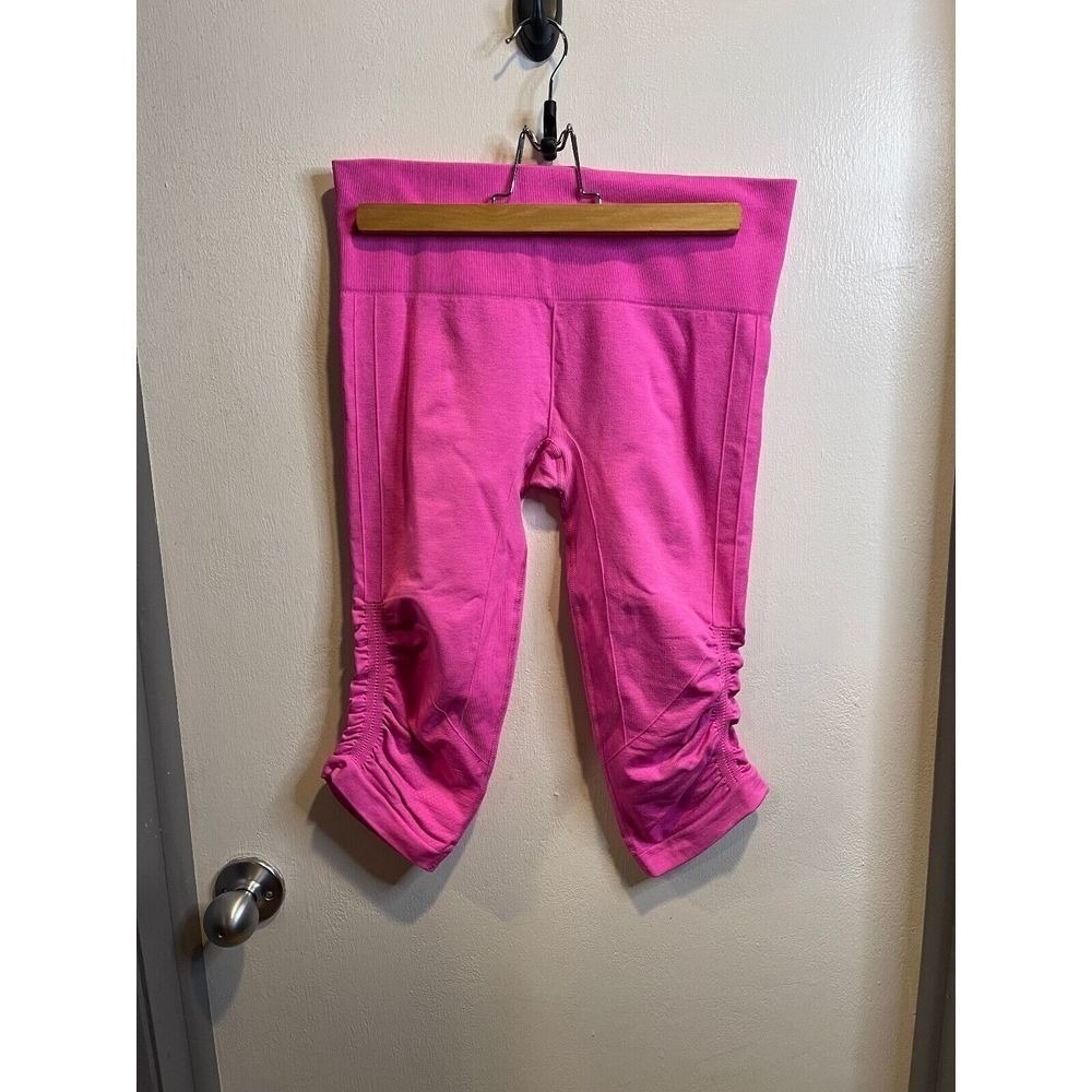 Lululemon Ebb to Street Crop Pink Ruched Seamless Leggings Size 8 Yoga Capri
